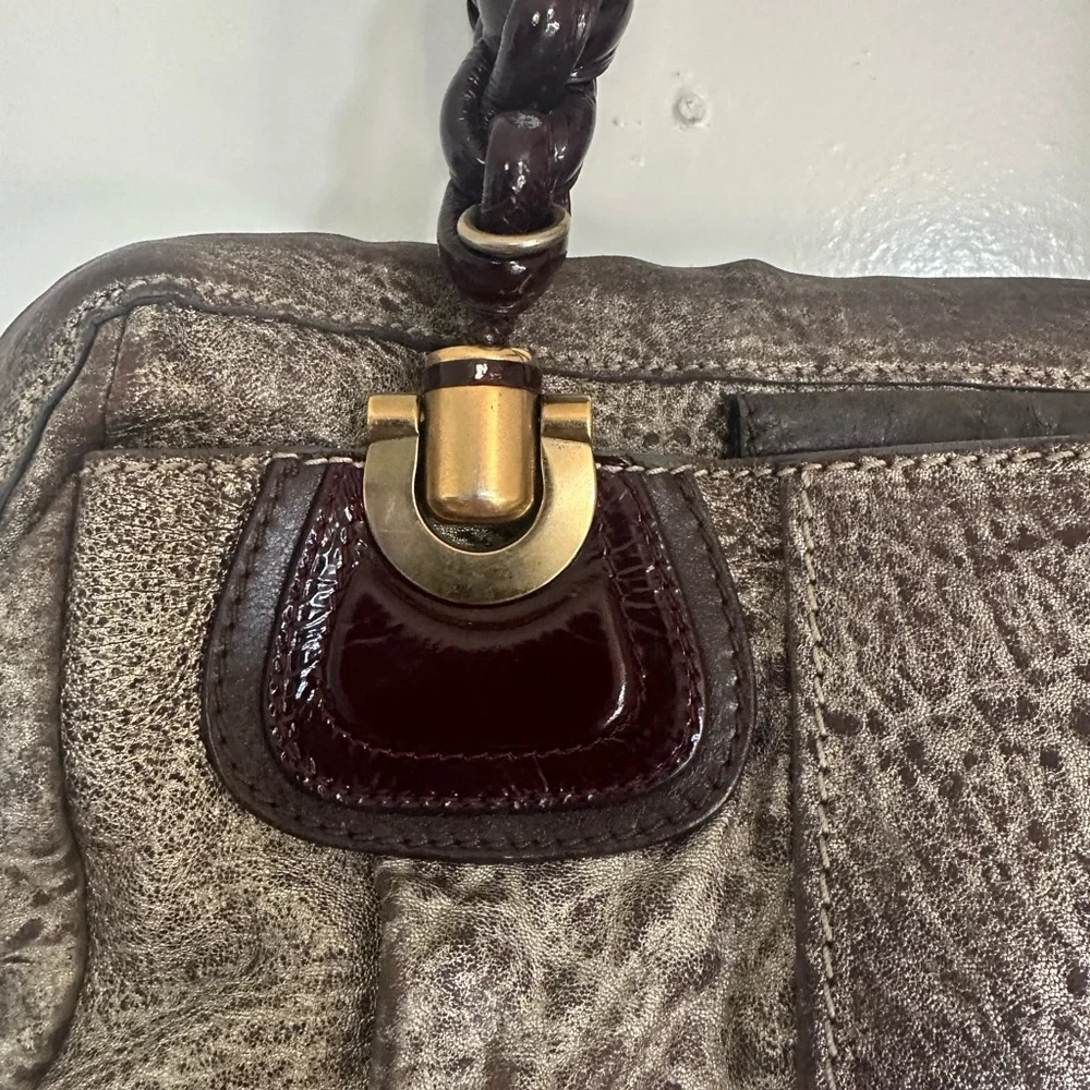 Chloe Textured Brown Shoulder Bag - Picture 3 of 10